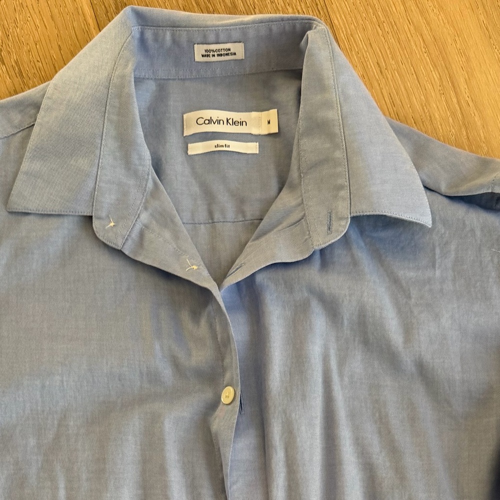 Calvin Klein Men’s Slim Fit Dress Shirt Medium Light Blue Button Down Cotton